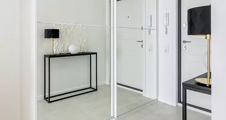 Mirrored Bifold Closet Doors Repair in Ruskin, FL