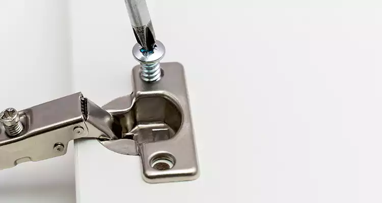 Screen Door Hinge Repair in Ruskin, FL