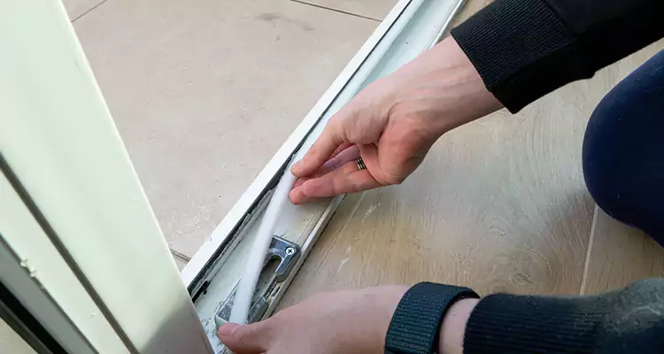 Garage Door Off Track Repair in Ruskin, FL