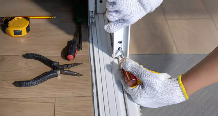 Screen Door Wheel Replacement in Ruskin, FL