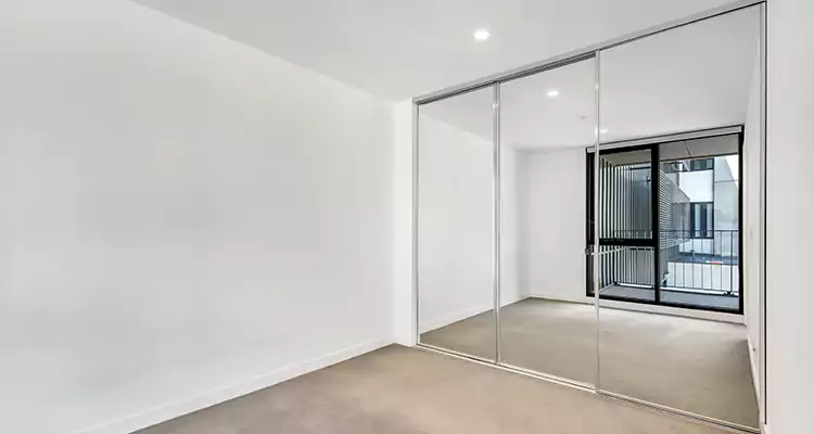 Why Homeowners Choose Us for Sliding Mirror Door Replacement in Ruskin, FL