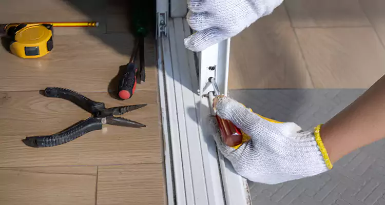 Closet Sliding Door Track Repair in Ruskin, FL