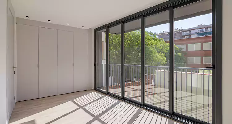 Fix Sliding Screen Door Track in Ruskin, FL